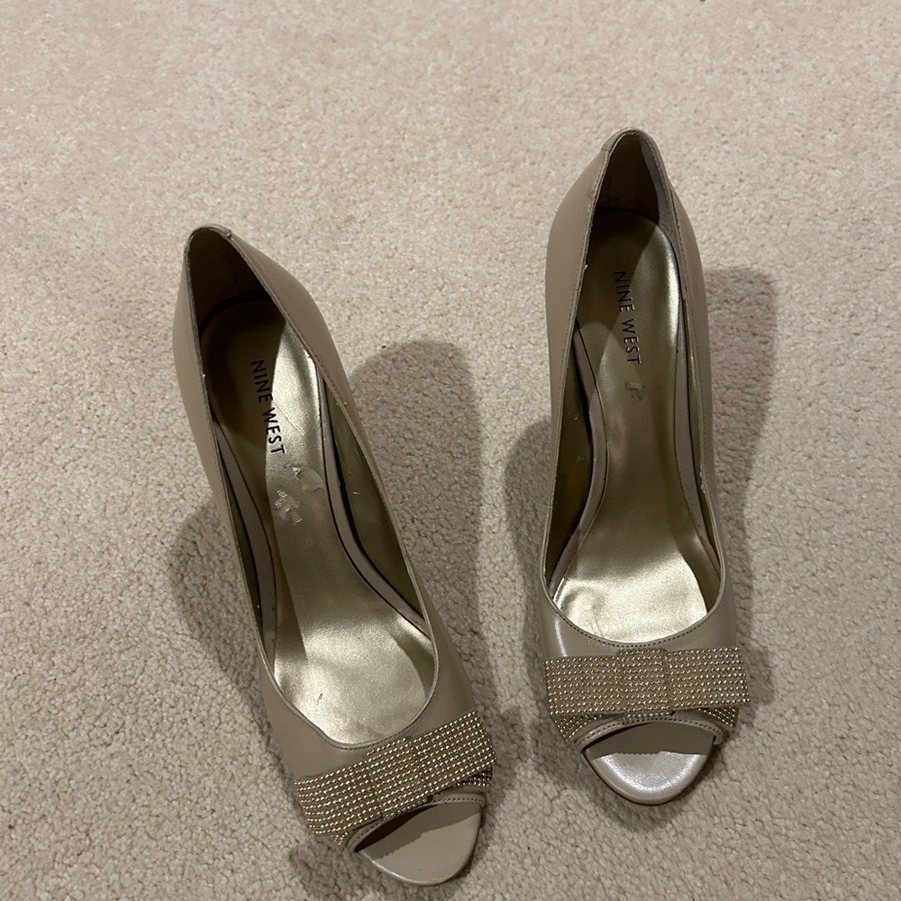 Nine West Women's Taupe Peep-Toe Heels with Bow